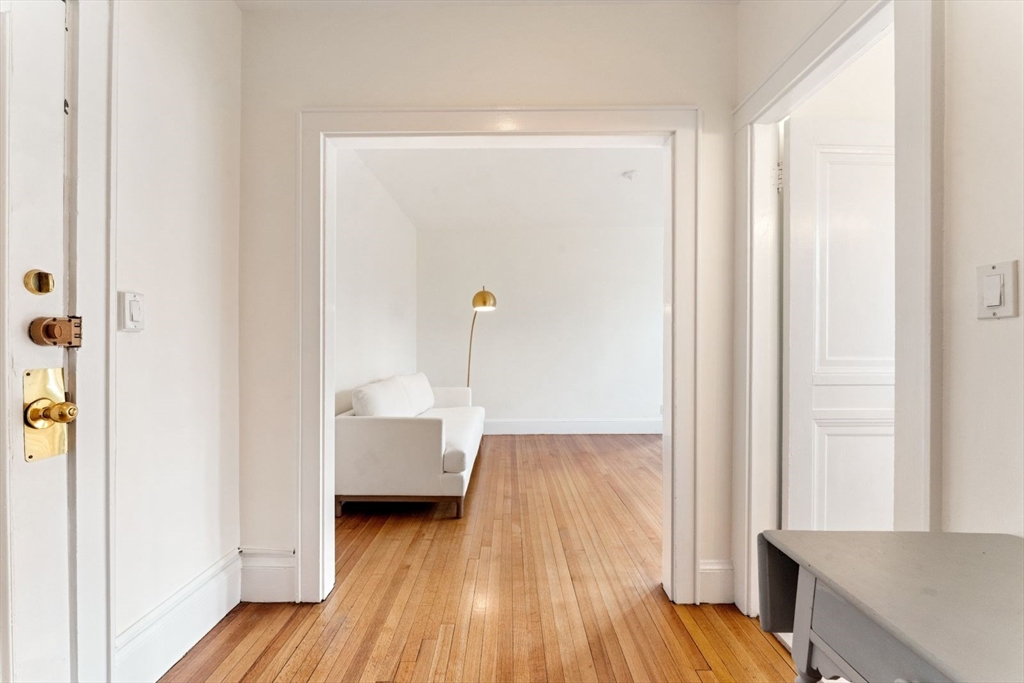 20 Concord Ave, Harvard Square