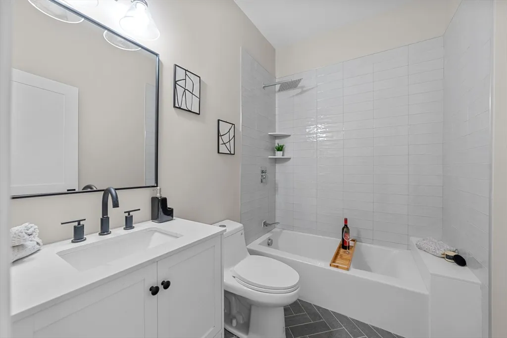 31 Boardman St, East Boston