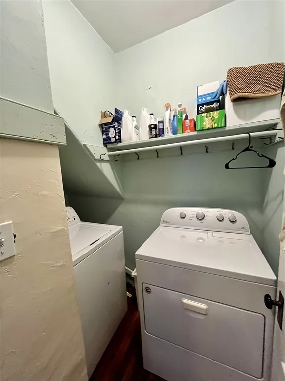 178 Robbins St, South Side