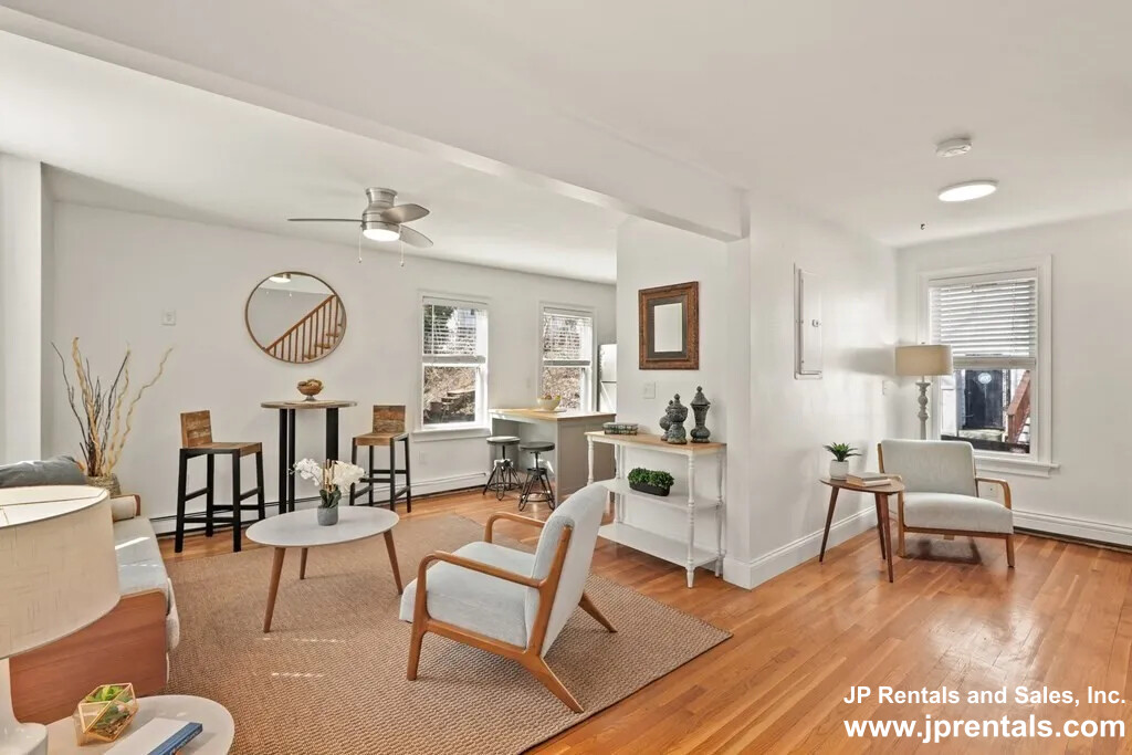 19 Norfolk St, Roxbury