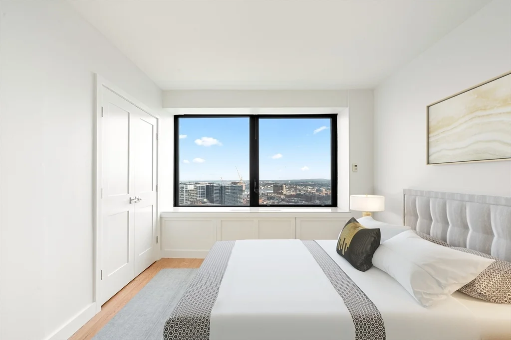 85 E India Row, Downtown