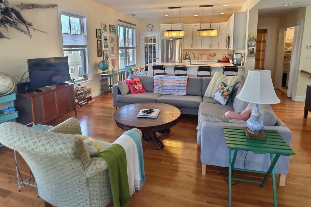 272 Lamartine St, Jamaica Plain