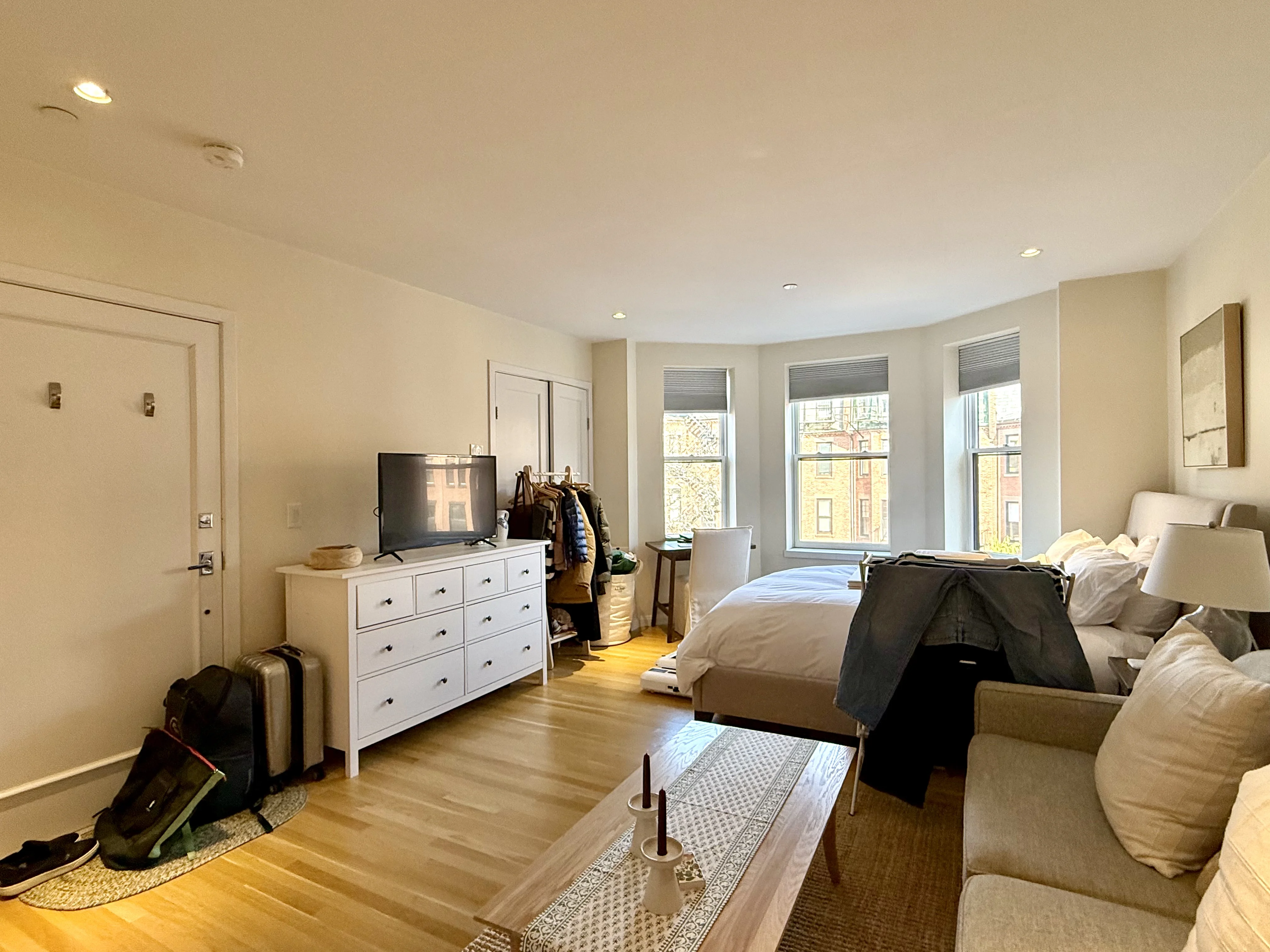 209 Newbury St, Back Bay