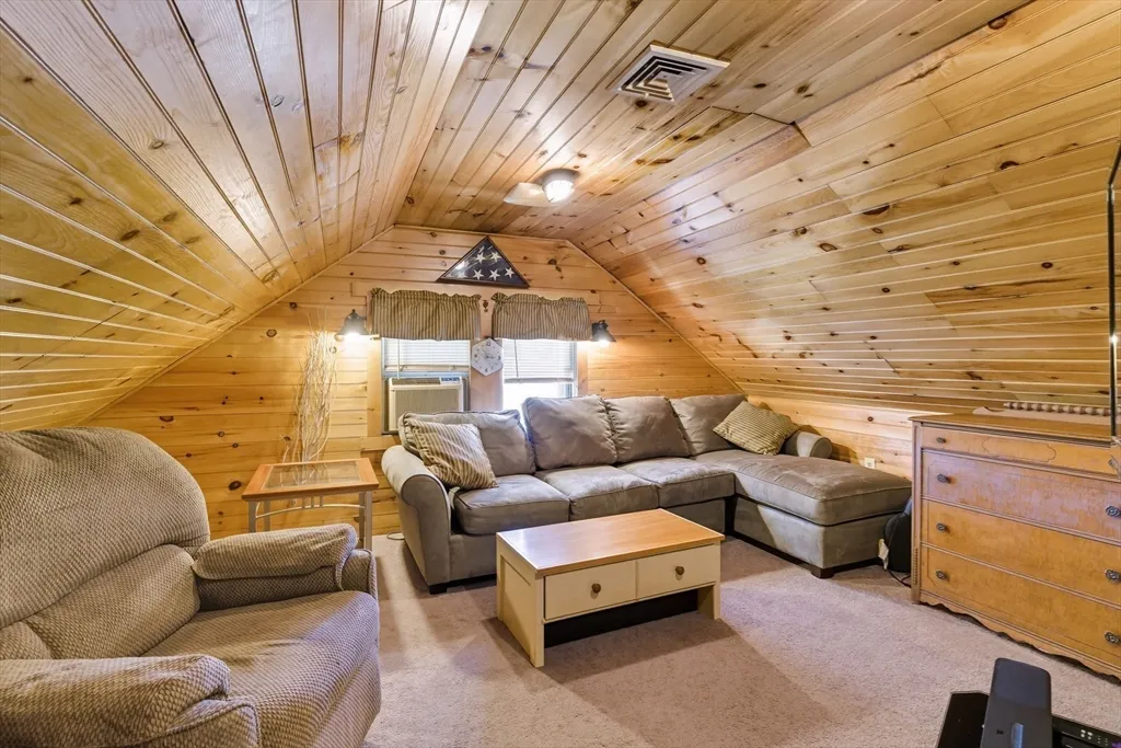 40 Cottage Park Rd, Winthrop