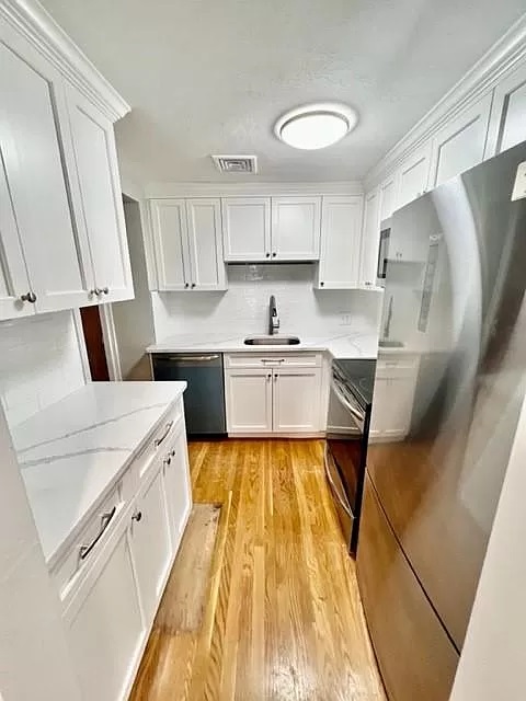2 bed, 1 bath apartment for rent at 109 Fulton St Unit 3, North End — photo 4 of 17