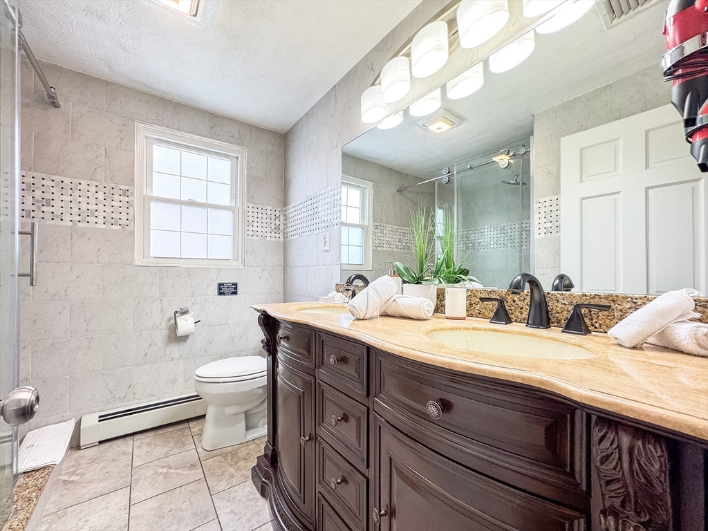 34 Rumney Rd, Revere