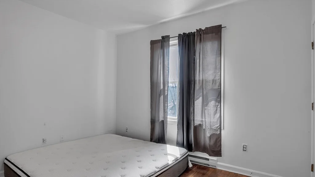 1442 Main St, Webster Square