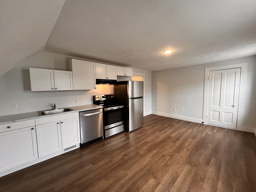 400 Court St, North Plymouth