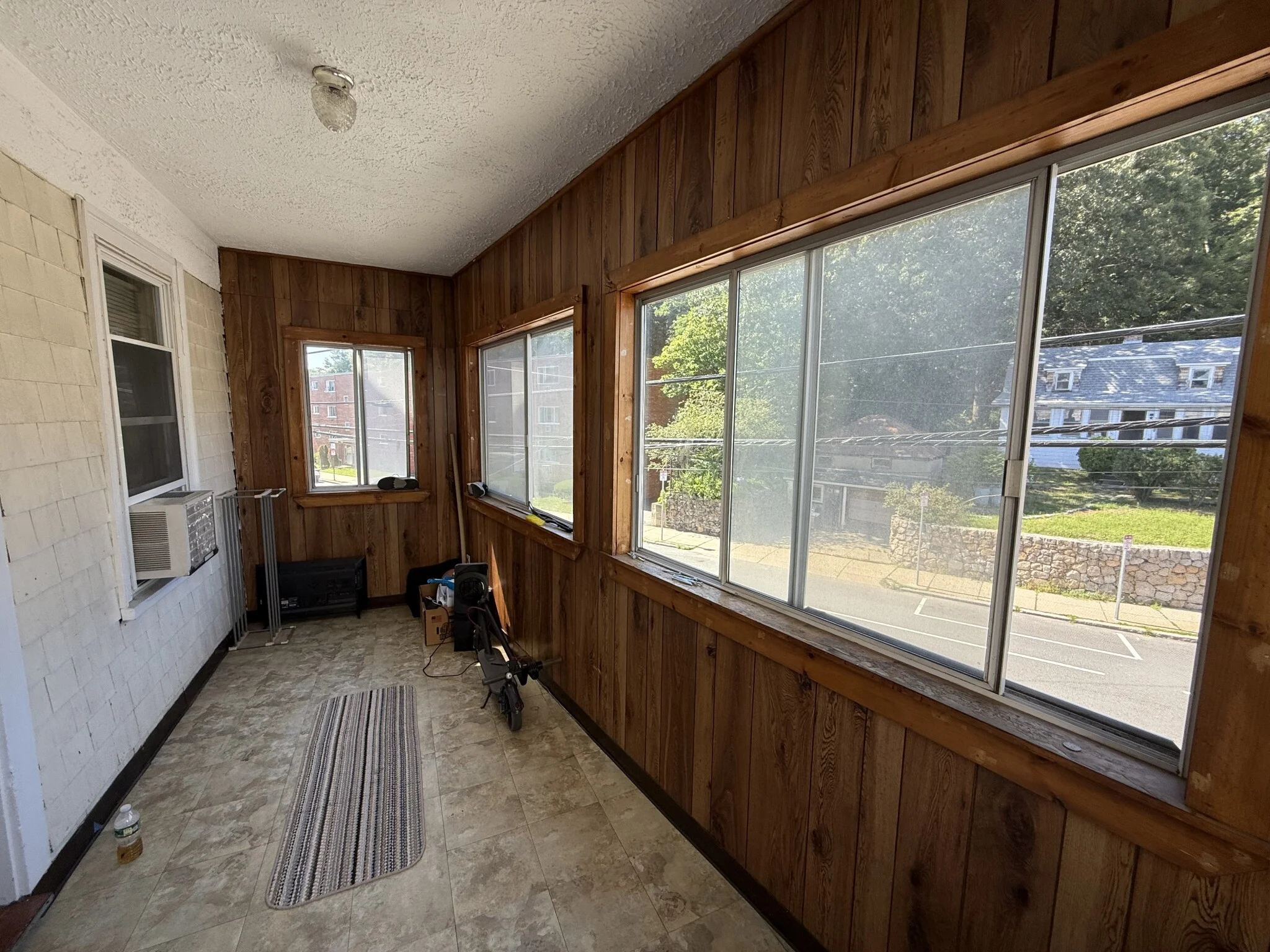 348 Faneuil St, Oak Square