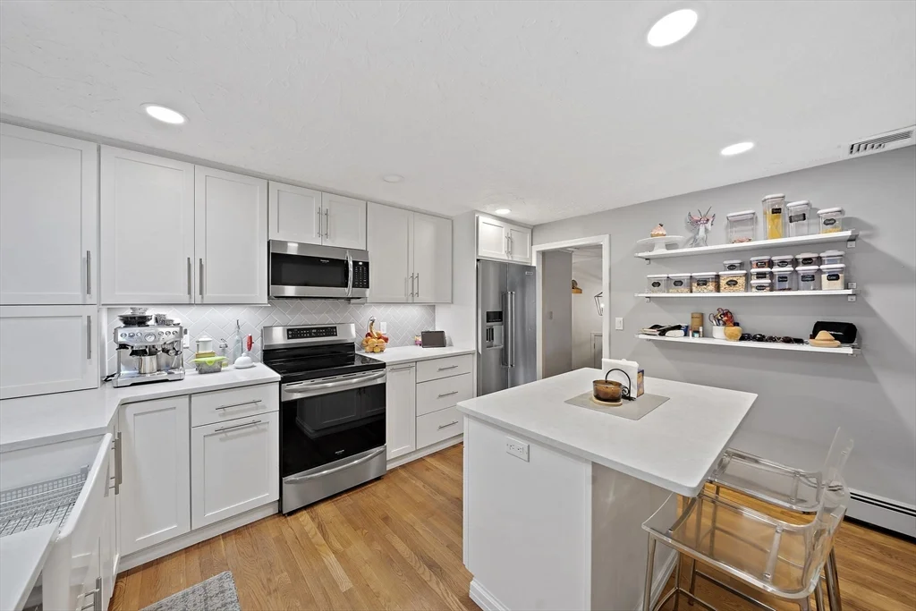 20 Trayer Rd, Canton