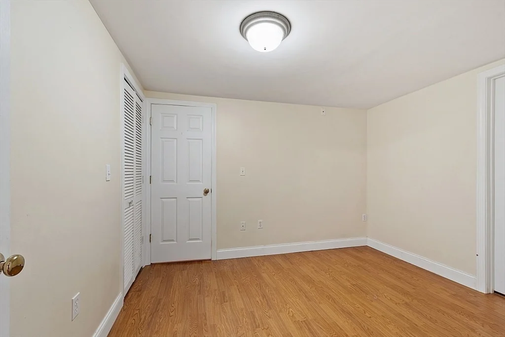 61 Western Ave, Gloucester