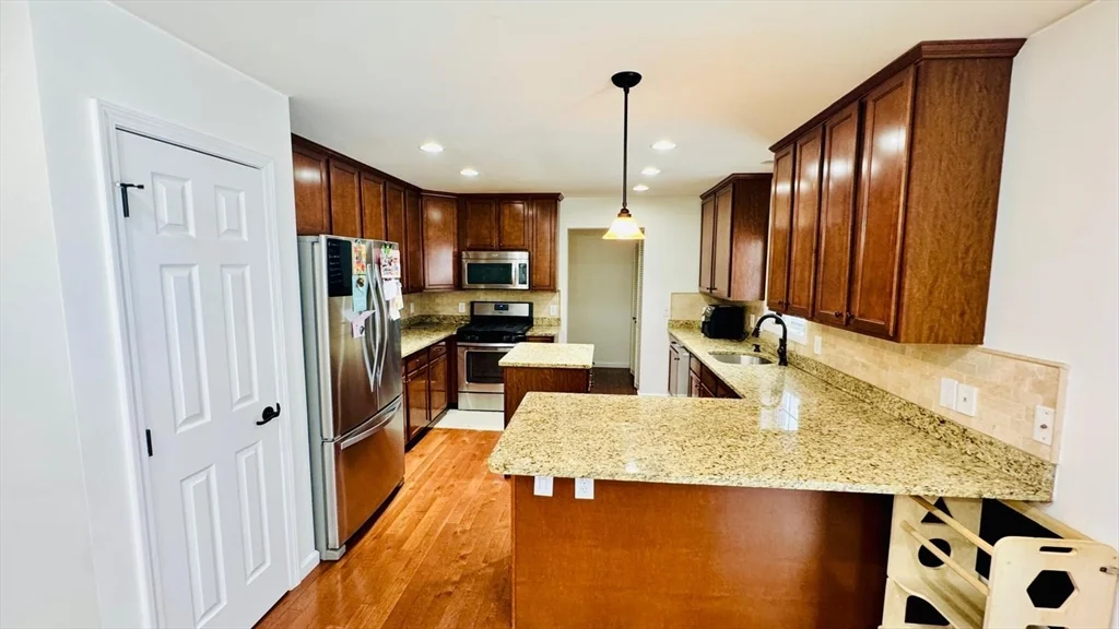 294 Hayden Rowe St, Hopkinton