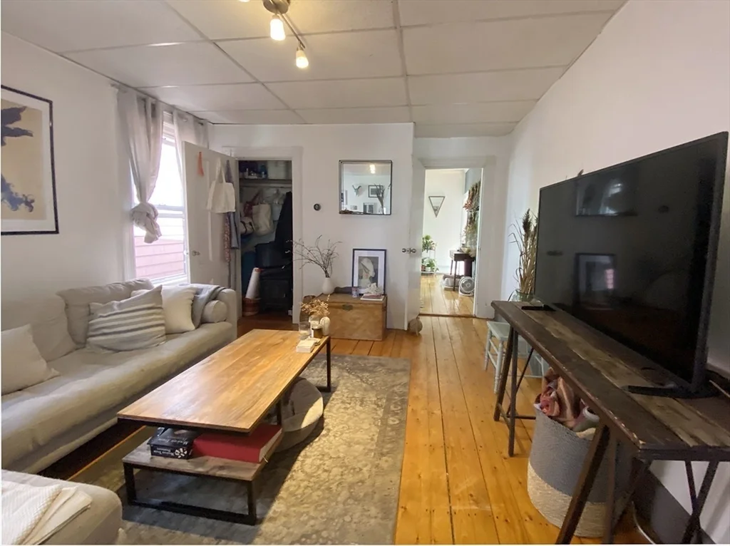 496 Sumner St, East Boston