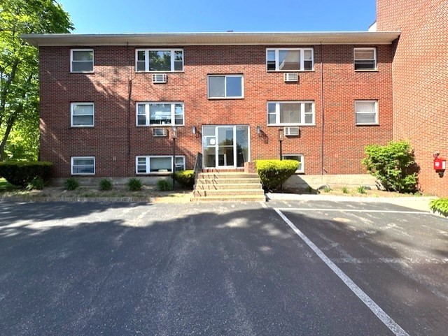 580 Salem St, Wakefield