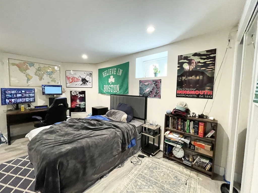 21 Iroquois, Mission Hill