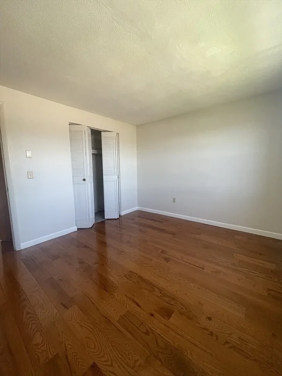 10 Williamsburg Ct, Shrewsbury