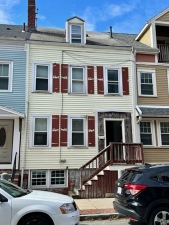221 W 2nd St, South Boston