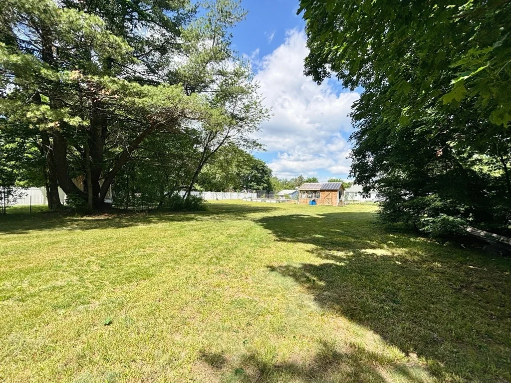 19 Maple St, Uxbridge