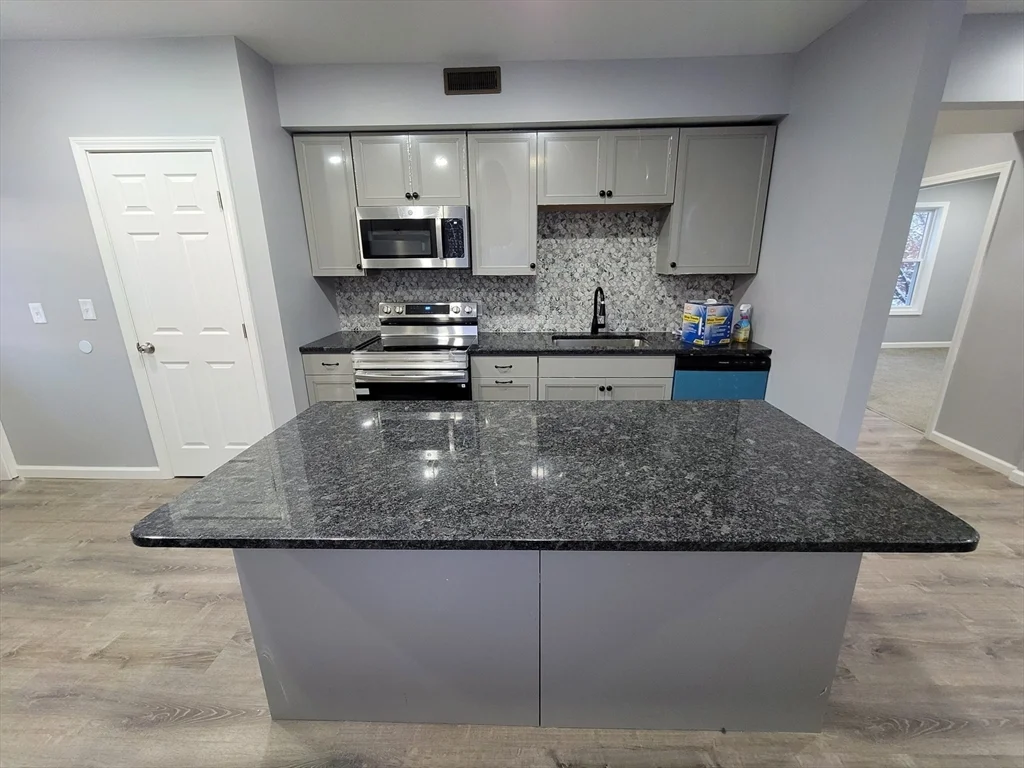 166 Northampton Ave, Springfield