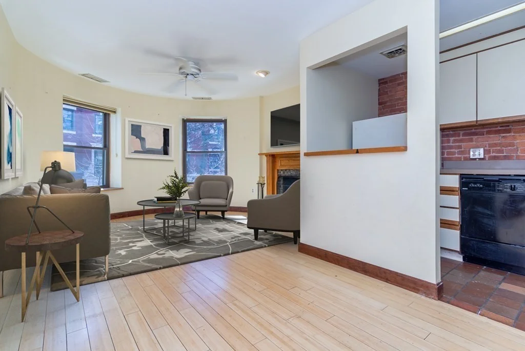 103 Gainsborough St, Fenway