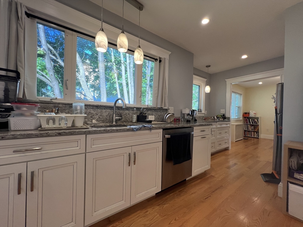 9 Loring St, Belmont