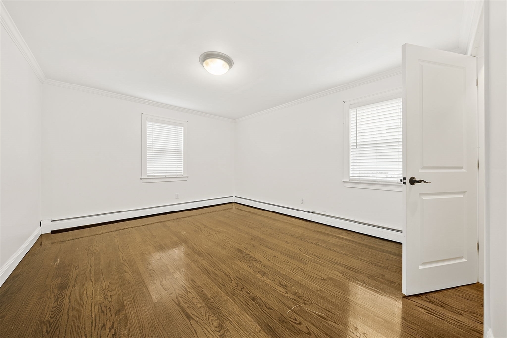 71 Oxford Ave, Strawberry Hill