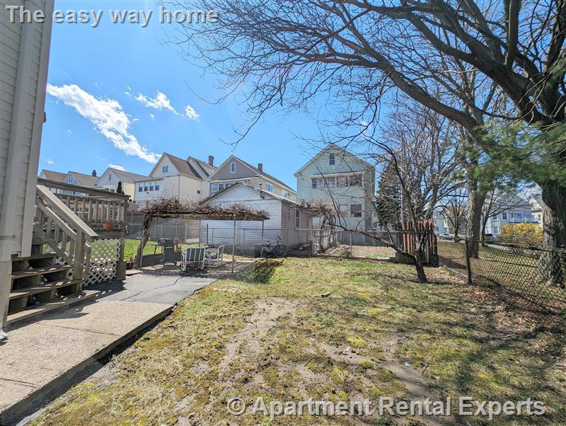 489 Main St, Magoun Square