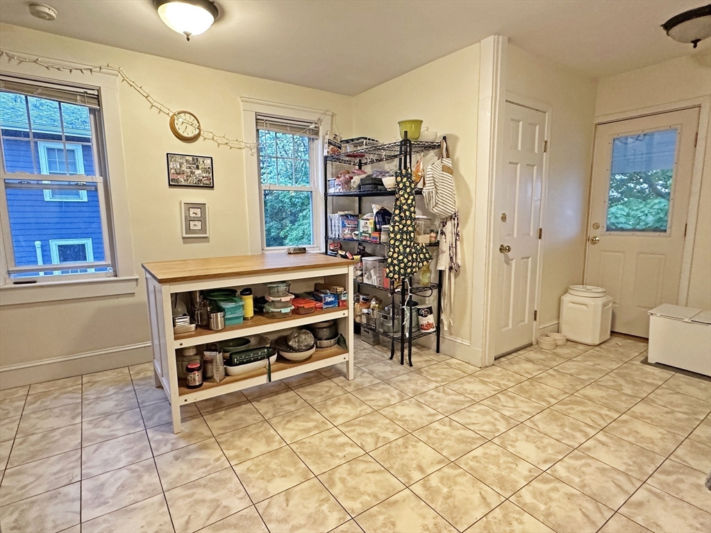 37 Lewis St, Newtonville