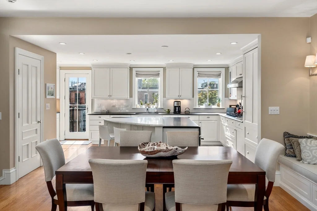 228 W Canton St, South End