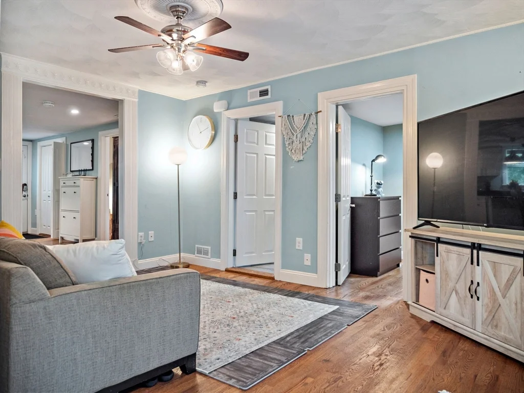 36 Brackett Rd, Ashland