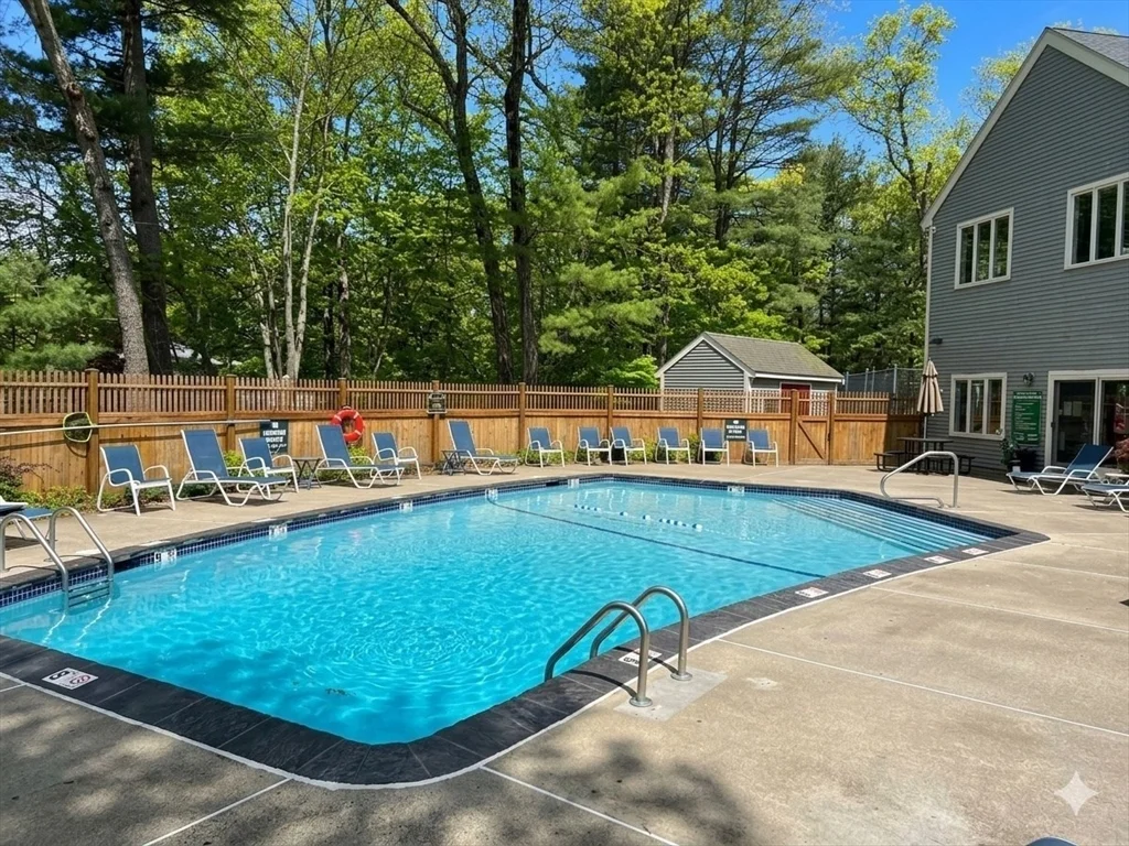 8 Deer Path, Maynard