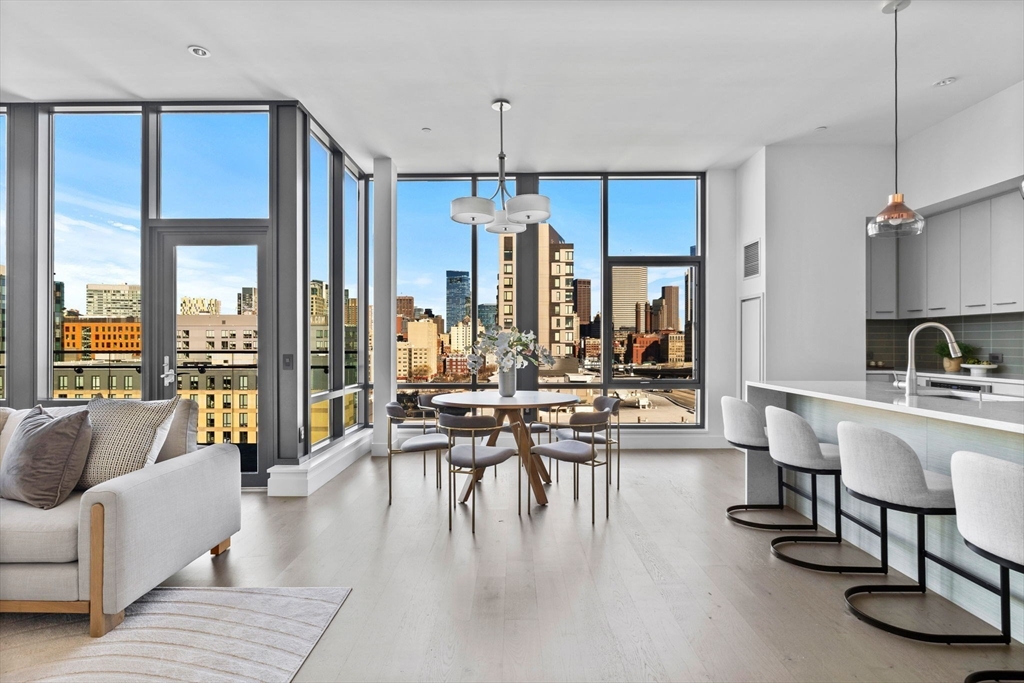 40 Traveler, South End