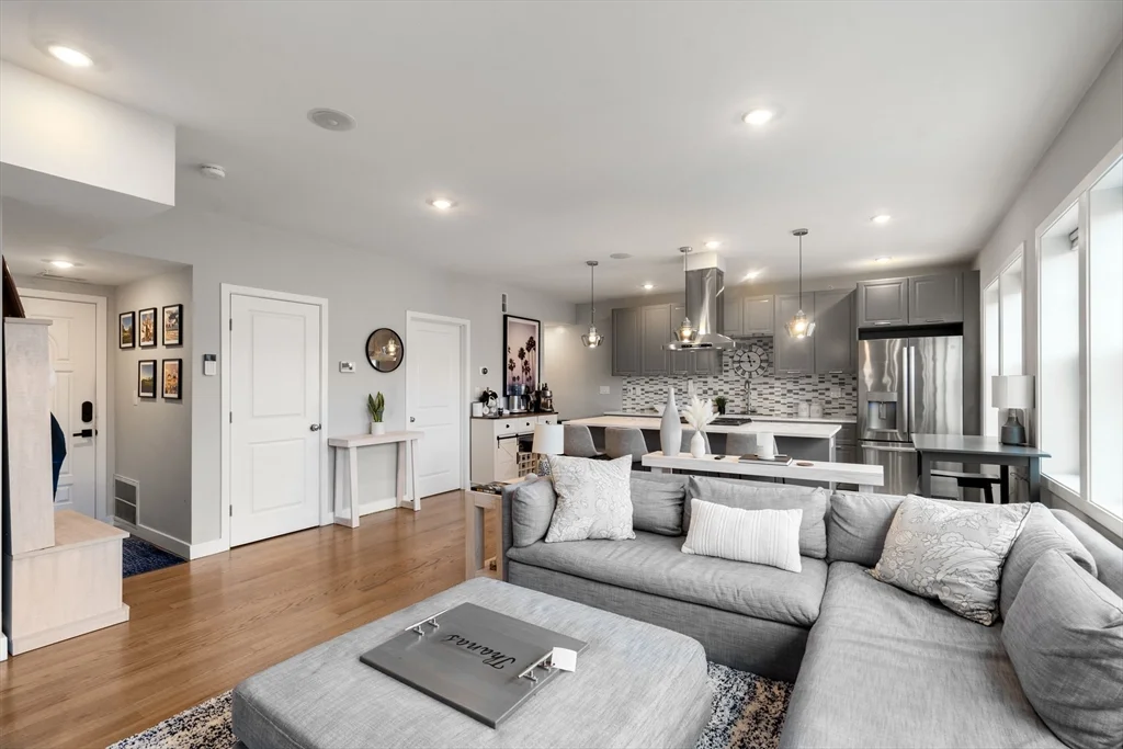 47 Sargent St, Roxbury