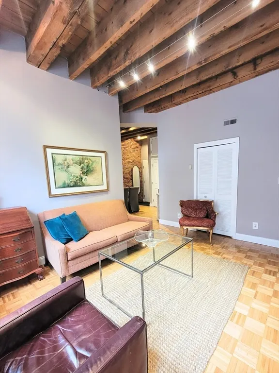 130 Fulton St, North End