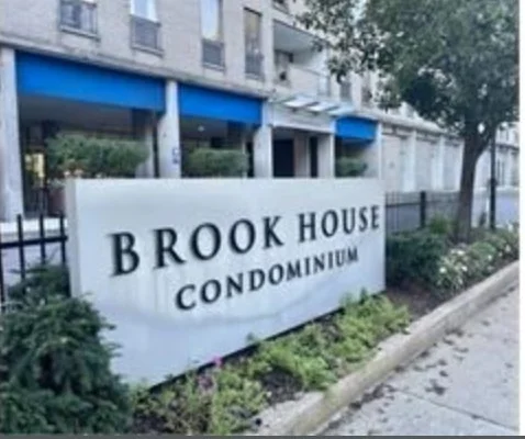 33 Pond Ave, Brookline Village