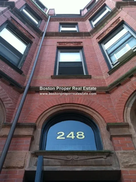 248 Newbury St, Back Bay