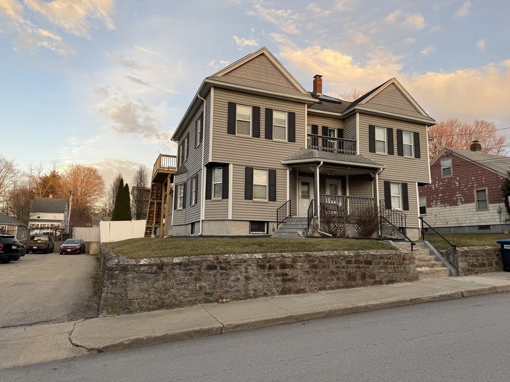 9 Whitcomb St, Webster