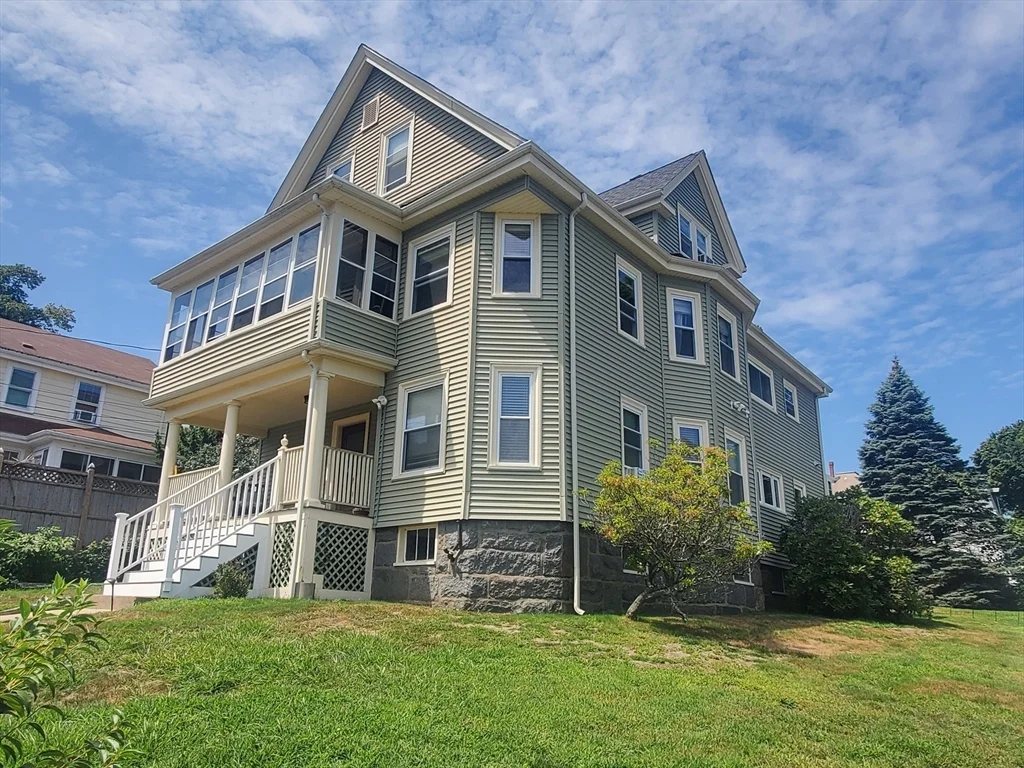 21 South Central, Wollaston