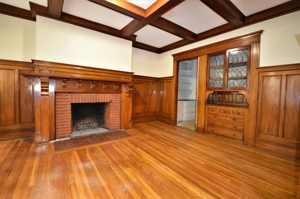 141 Fuller St, North Brookline