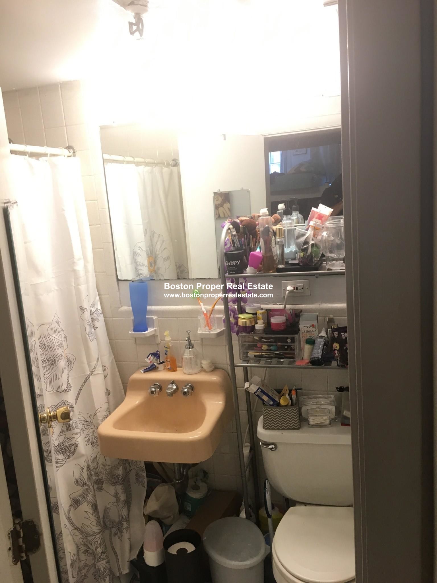 289 Newbury St, Back Bay