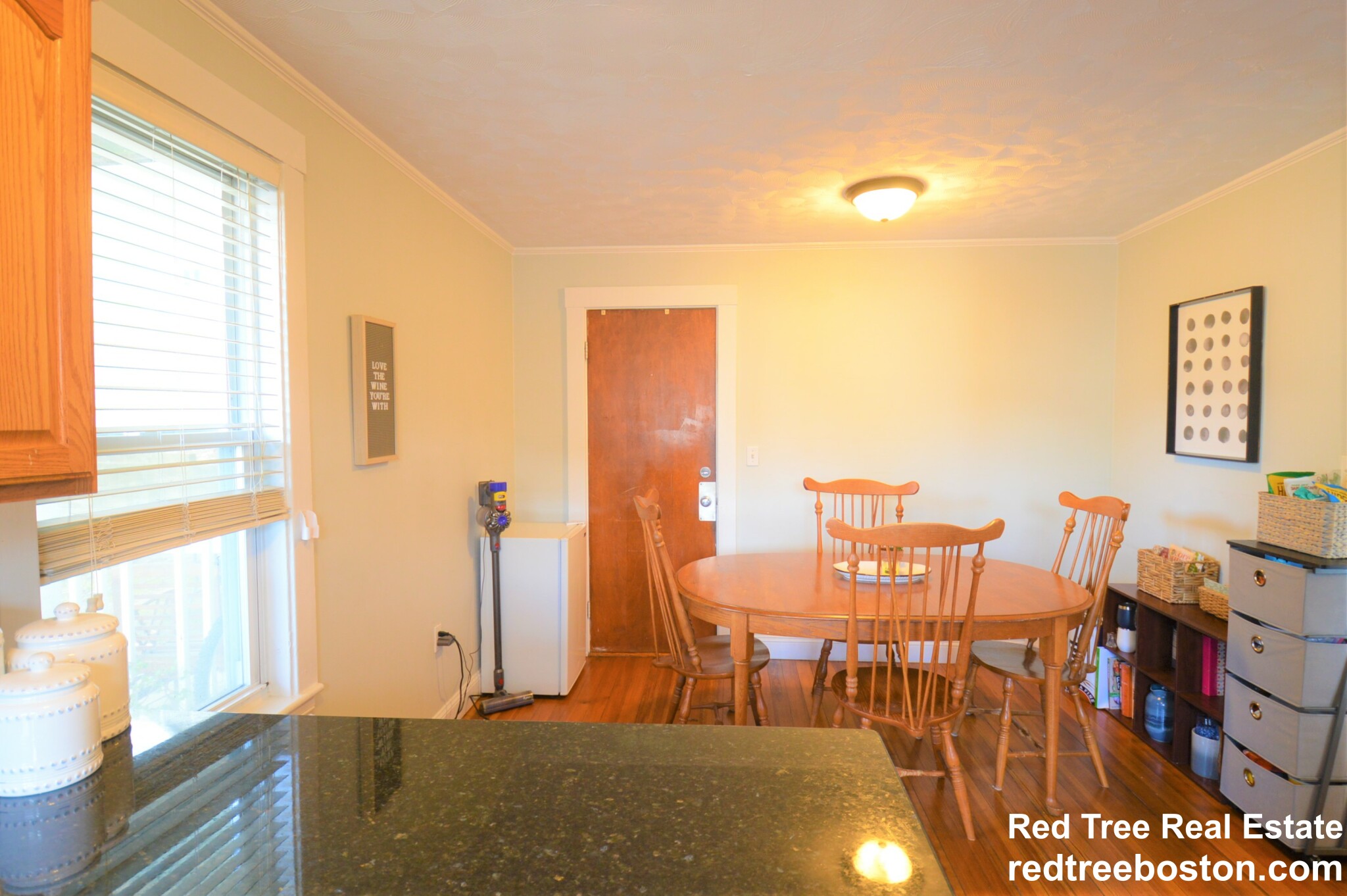 14 Breck Ave, Oak Square