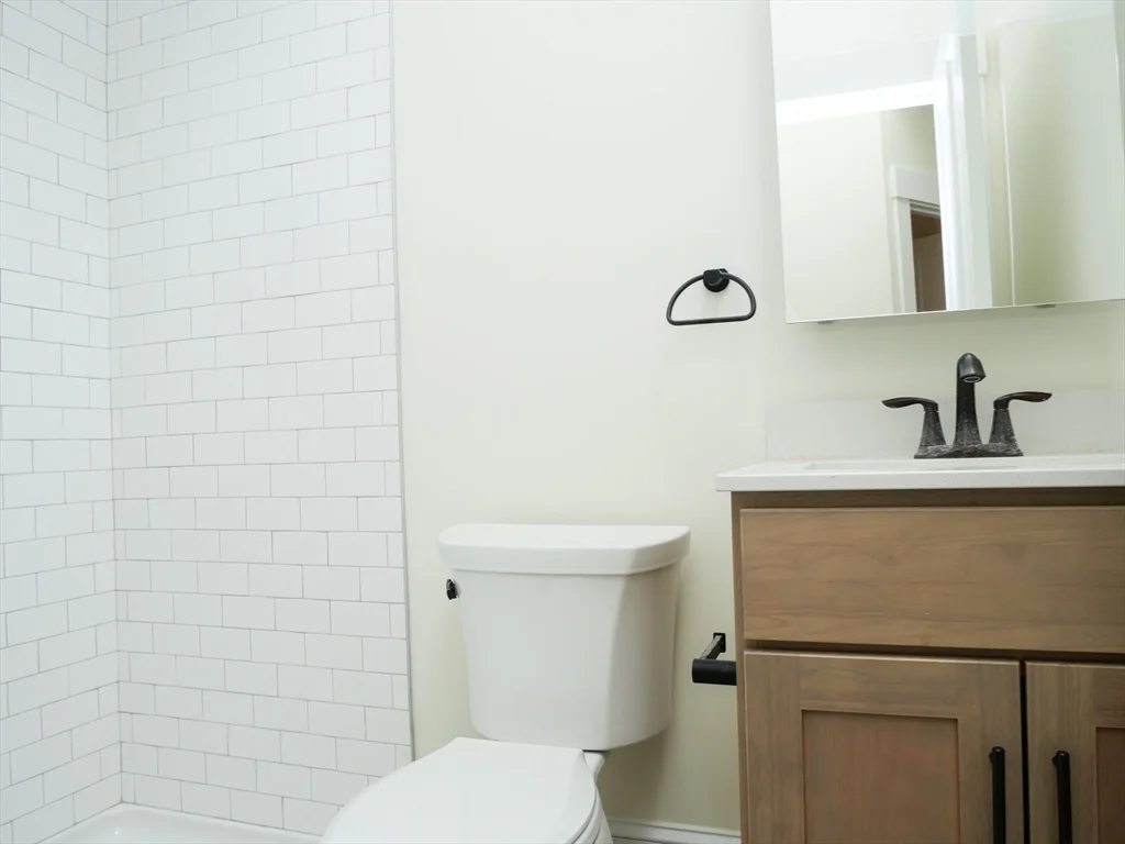 261 W Newton, South End