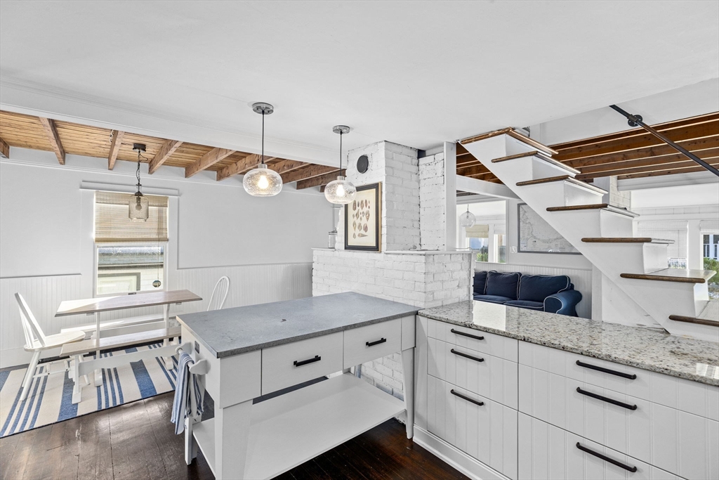 1 Winslow Ave, Scituate