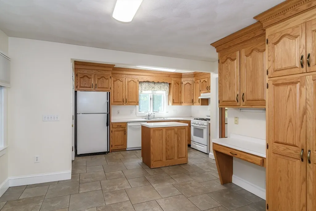 103 North Ave, Natick