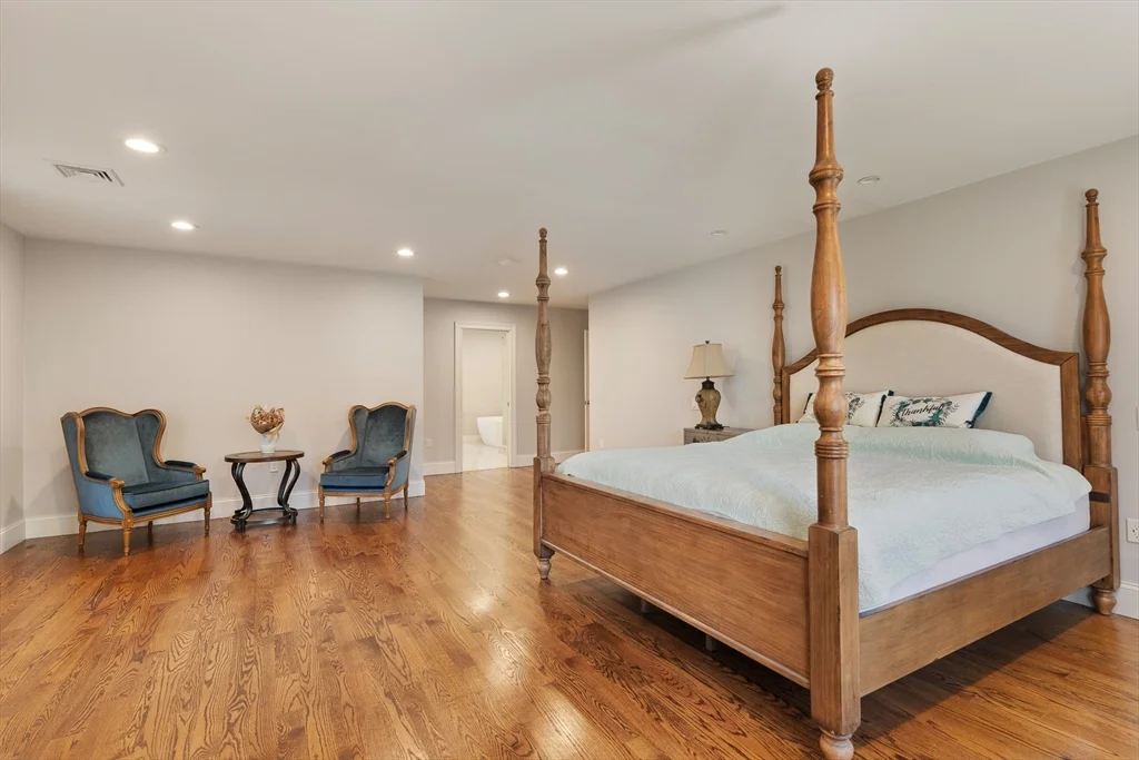 24 Dogwood Ln, Birds Hill