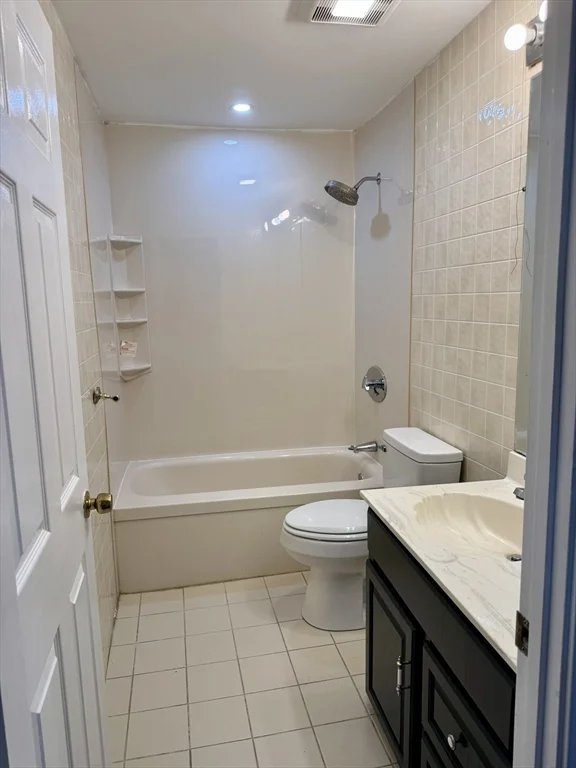 685 Oak St, Brockton