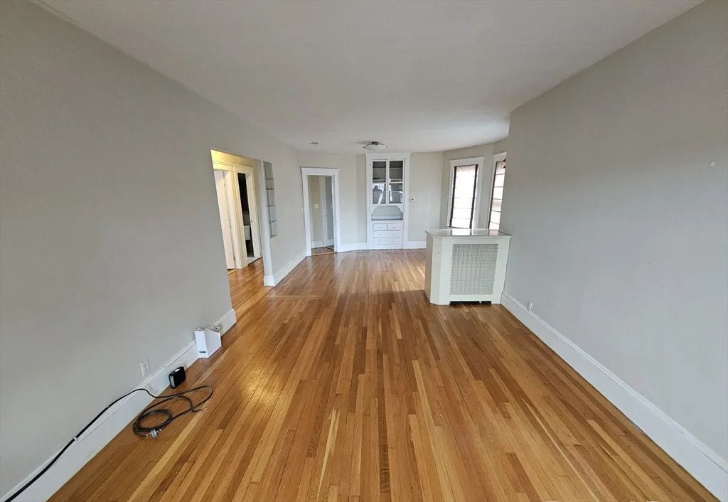 82 Walnut St, High Street Hill