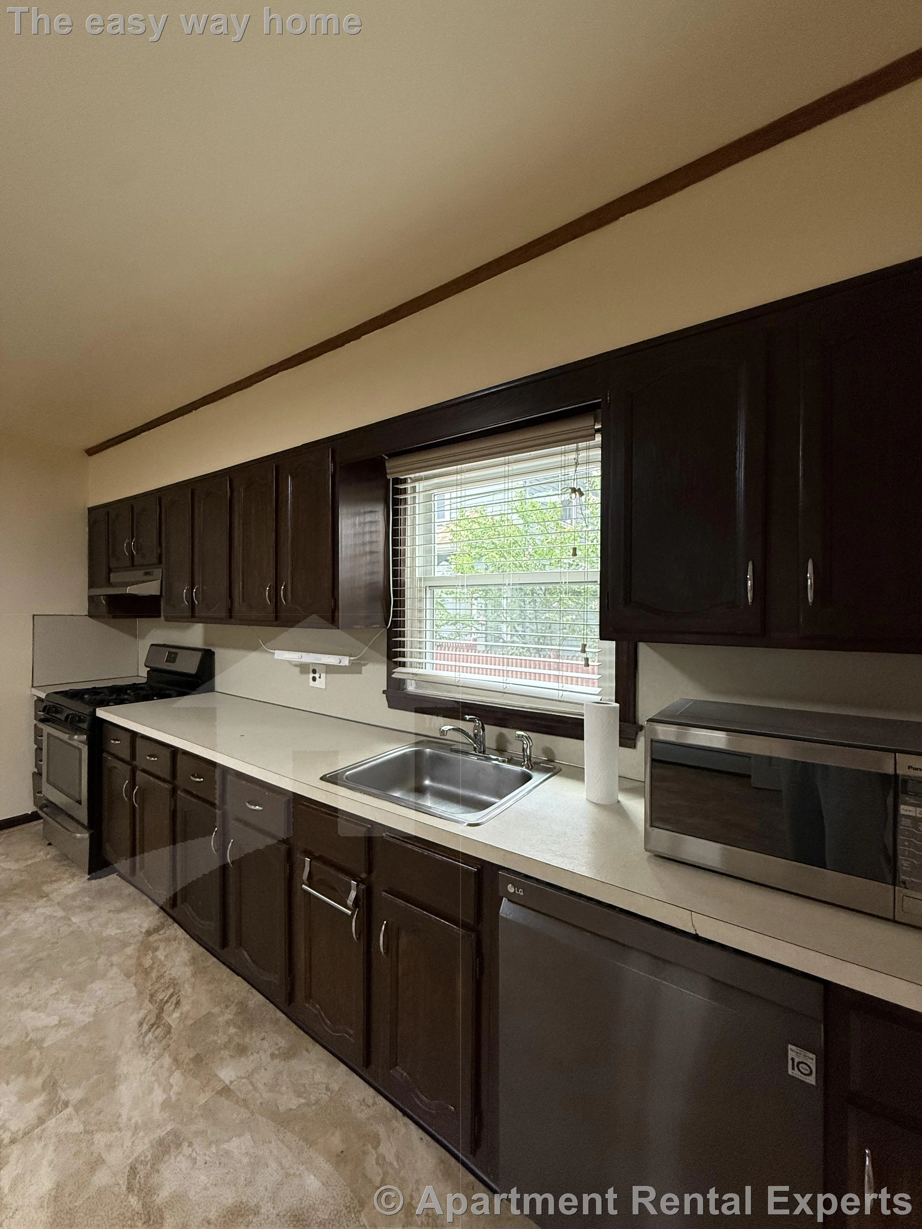 53 Oakland St, Medford Square