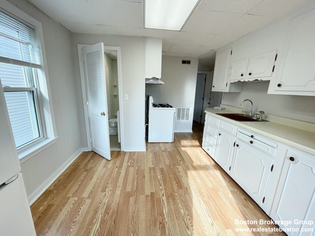 103 Buttonwood St, Dorchester