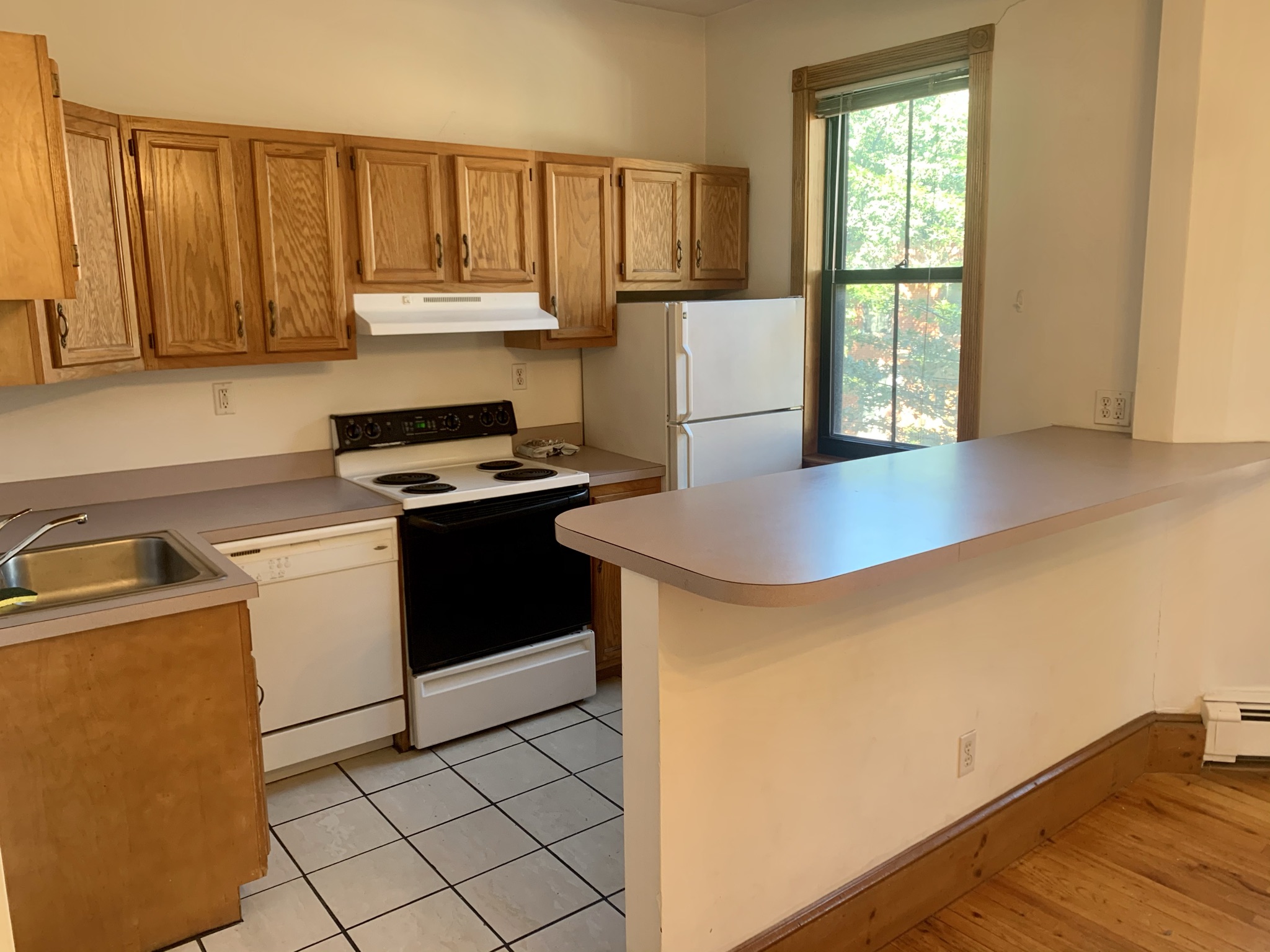 2 bed, 1 bath apartment for rent at 89 East Brookline St Unit 4, South End — photo 9 of 10